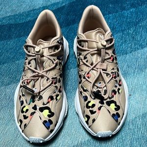 Adidas Ozweego Womens Animal Print sneakers EUC